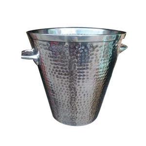 Grand seau et pelle à glace en fer galvanisé argenté au design élégant pour le stockage du vin et le refroidissement du seau à glace - Product Image 1