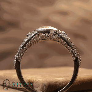 Anillo de Compromiso de Diamante de Corte Redondo Estilo Vintage con Engaste de Puntas en Oro Rosa y Plata de Ley para Mujer - Product Image 4
