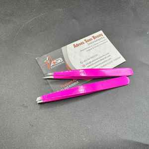 Pince à épiler à sourcils pointus inclinés rose vif avec étui à ciseaux à ressort avec logo personnalisé pince à sourcils en acier durable - Product Image 2