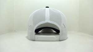 Casquette en maille personnalisée pour entreprise, avec broderie latérale, fermeture snapback, dos respirant en maille et bande intérieure sur mesure - Product Image 5