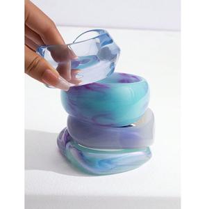 Bracelets en résine imperméables faits à la main de qualité supérieure pour femmes, bijoux tendance, couleurs personnalisées, cadeaux d'affaires - Vente en gros en ligne - Product Image 3