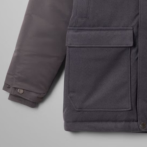 Veste pour garçons à prix avantageux pour les acheteurs en gros, design décontracté de haute qualité avec poches avant et capuche, design uni, manches longues - Product Image 3