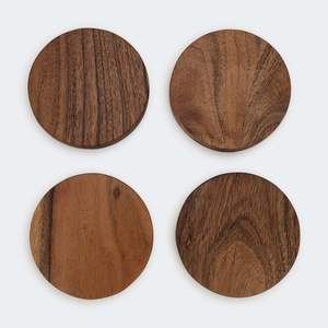Solid wooden <b>coasters</b> with stylish carved design made to serve <b>drinks</b> with charm and prevent moisture rings on furniture - Product Image 4