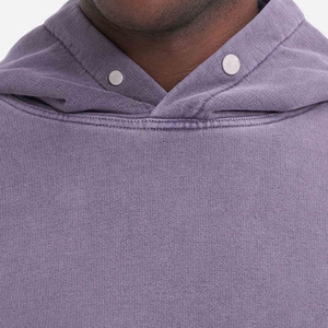 Sweat à capuche pour homme, style streetwear contemporain, conçu pour un confort décontracté, structure raffinée, présence élégante, coupe-vent, respirant - Product Image 6