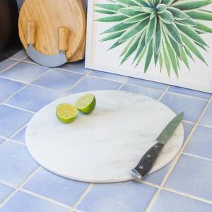 Tabla de cortar de mármol hecha a mano con aspecto pulido de primera calidad, ideal para cocinas de lujo, platos gourmet para cocinar y servir - Product Image 1