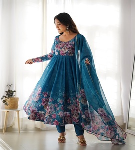 Ensemble Kurta en Soie Organza Pure Imprimée avec Dupatta et Palazzo – Tenue Indienne de Créateur pour Femme, Idéale pour Tenue Décontractée, Festive, Mariage ou Soirée - Product Image 1