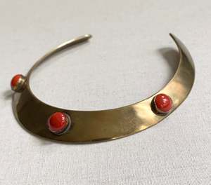Gargantilla de latón hecha a mano para mujer, joyería étnica Bohemia con centro de Mesa de Piedra Roja y patrón en forma de ala - Product Image 4