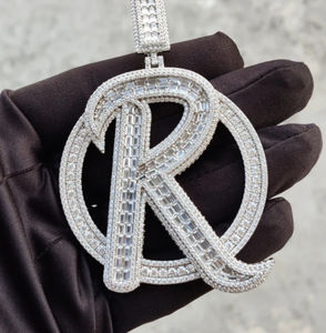 Colgante de plata de ley con diamante cultivado en laboratorio redondo y Baguette blanco, cadena helada para hombre, joyería de Hip Hop, colgante de letra personalizado - Product Image 1