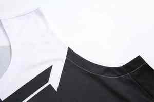 Uniforme de basket-ball personnalisé grande taille nouveauté ensemble de couleurs unies pour la saison d'été conception respirante méthode d'impression au Pakistan - Product Image 4