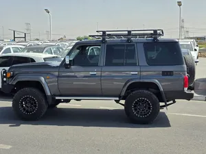 Meilleure offre LandCruiserS 70 |   Véhicule d'exportation uniquement pour conduite à droite |   Moteur diesel 4,5 L |   SUV 4x4 robuste 9 places - Product Image 4
