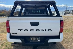 TOYOTA TACOMA TRD OFF-ROAD DOBLE CABINA 2025 USADO (LHD/RHD) - Product Image 2