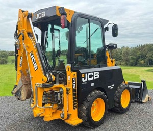 Retroexcavadora Compacta JCB 1CX 4x4 Diésel, Máquina de Construcción con Cargador Frontal y Retroexcavadora para Trabajos Agrícolas y en Obras - Product Image 4