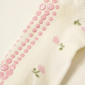 Chaussettes de Pilates personnalisées BCSI, tricotées, motif fleur de tulipe mignon, antidérapantes, respirantes, séchage rapide, à volants, pour femmes, pour la gym/yoga quotidienne en intérieur - Product Image 5