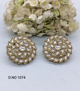 Kundan Mehandi Classic Style Top & <b>Stud</b> Earring Set Featuring <b>Emerald</b> and Brass Main Stone SKU 1074 E3 - Product Image 1