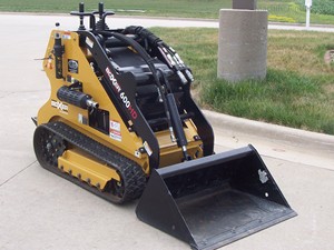 Vente en gros de mini chargeuse compacte compacte à usage intensif pour moteur diesel Boxer 700 HDX, roulement direct d'usine - Product Image 6