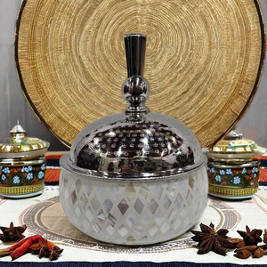 Cacerola de comida caliente de madreperla con diseño aislado perfecto para cenas de estilo árabe - Product Image 1