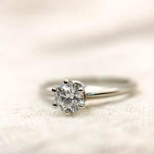 6,5mm corte redondo blanco CZ solitario anillo de compromiso en plata clásico nupcial promesa joyería moda al por mayor personalizado OEM - Product Image 4