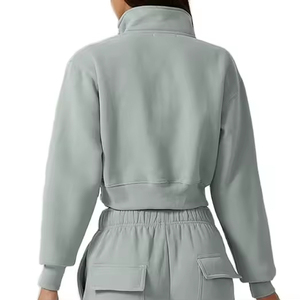 เสื้อฮู้ดครอปท็อปผู้หญิง ผ้าฝ้าย 100% เป็นมิตรกับสิ่งแวดล้อม สไตล์สตรีทแวร์สำหรับฤดูหนาว แบบสั่งทำพิเศษ ไหล่ตกด้านหน้า - Product Image 2