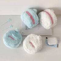 Sac à maquillage en peluche miniature mignon en forme d'écouteur, pochette à fermeture éclair légère pour le rangement des cosmétiques, des bijoux et des câbles