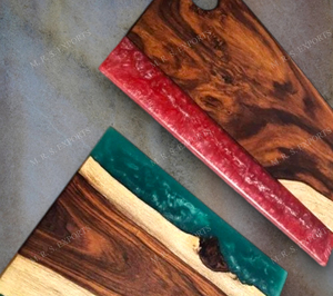 Planche à fromage élégante en bois et résine parfaite pour accueillir le hachage conçue pour les amateurs de fromage sophistiqués Planche multicolore - Product Image 1