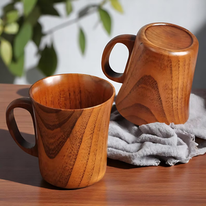 Mug en bois gravé avec poignée, style classique, passe au lave-vaisselle, pour les festivals de la Renaissance - Product Image 1