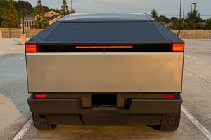 Tesla Cybertruck 2024 Camioneta con Poco Kilometraje, Neumáticos R20, Asientos de Cuero, Automática, Volante a la Izquierda, Turbo, Luces LED - Product Image 6