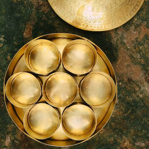 Boîte à épices en laiton design pour cuisine moderne et traditionnelle, offrant un mélange de l'artisanat culturel et de l'utilité - Product Image 1