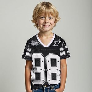 Maillot de football conçu pour les jeux à haute énergie, la construction respirante et légère offre une ventilation active facile à bouger - Product Image 4