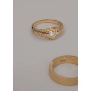 Amora Diamond Ribbed <b>Heart</b> <b>Signet</b> <b>Ring</b> Elegant and Luxurious Diamond <b>Ring</b> - Product Image 4
