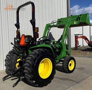 John Deere 3038E 2022 con Cargador Frontal y Cucharón de Acoplamiento Rápido - Product Image 1