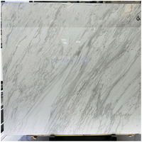 Dalles de marbre blanc classique grec Volakas, 18 mm d'épaisseur, polies, pour sols et murs de salles de bain et cuisines dans les villas et hôtels