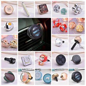 Ambientador en spray para coche con forma de rosa y espina, al por mayor, en botella, con estuche moldeado en forma de palmera, con diseño brillante, en forma de perfume, personalizado, en forma de corazón de chocolate - Product Image 2