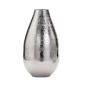 Vase à fleurs en métal pour décor de mariage moderne et classique Pot de fleurs martelé artisanal pour la maison, les hôtels et les restaurants - Product Image 1