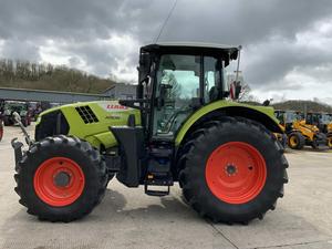 Claas Arion 610รถแทรกเตอร์ขนาดเล็ก (ST17482) พร้อมเครื่องยนต์ Kubota และส่วนประกอบ Massey Ferguson สำหรับการเกษตรฟาร์ม - Product Image 5