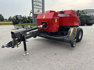 Presse à balles carrée Massey Ferguson 1842S d'occasion pour la récolte de céréales, de maïs, de blé, de riz, d'arachides et de pommes de terre - Product Image 5