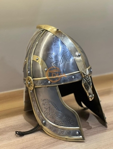 Casque médiéval en acier de style viking avec garniture en laiton, design gravé nordique, casque d'armure fait à la main pour costume et exposition - Product Image 4