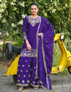 Conjunto Sharara de diseño indio-pakistaní, en tela Chinnon, ideal para fiestas elegantes, bodas, uso tradicional y casual. - Product Image 3