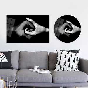 Art sur toile Mains Yin Yang : Impression élégante en noir et blanc, ART SUR VERRE TÉMPERÉ - Product Image 1