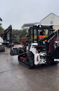 Miniexcavadora y Cargadora Frontal Hidromek HMK 62 SS con Capacidad de Carga Nominal de 6 Toneladas, Motor Perkins, Bomba Hidráulica Huade, Componentes Principales - Product Image 4