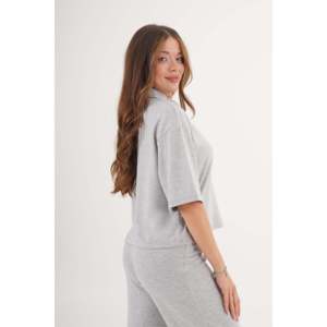 Blusa Elegante Gris para Mujer Lustrin, Cuello Camisero, Manga Corta - Top Versátil de Mezcla de Poliéster y Viscosa para Venta al Por Mayor - Product Image 4