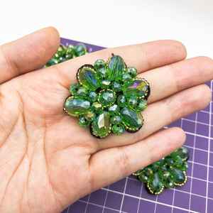 Llavero de cristal con pedrería de flor verde hecho a mano, aplique de cristal DIY para coser en bolsos y ropa, ligero - Product Image 2