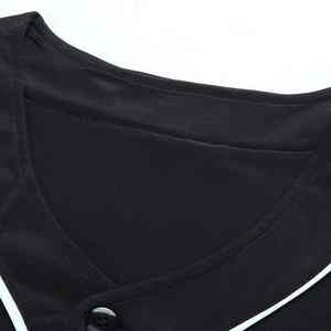 Maillot de baseball personnalisé conçu pour le confort, avec un tissu léger idéal pour les matchs, l'entraînement et les tenues décontractées - Product Image 4