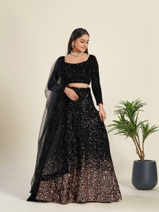 Último diseñador Heavy Velvet Bordado Secuencia Borde Trabajo Lehenga Choli Por Fab Zone - Product Image 4