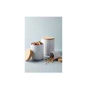 Boîte de rangement alimentaire en fer d'inspiration vintage avec finition antique pour un design de cuisine unique