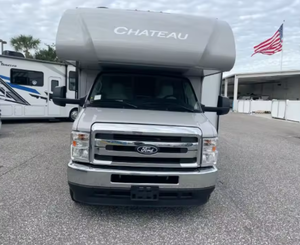 Camping-cars d'occasion Thor Chateau Classe C 2020-2022 à prix abordable, couleur personnalisable, faible kilométrage (4-6) - Product Image 2