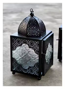 Linternas de decoración navideña Linternas de metal de gran venta con vidrio especial para velas, con diseños de metal coloridos tradicionales - Product Image 3