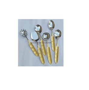 Ensemble de couverts en métal élégant et stylé pour les repas quotidiens, avec un design moderne et une matière en acier inoxydable durable - Product Image 1