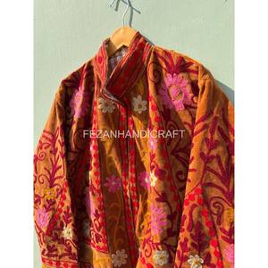 Chaqueta de Terciopelo Marrón, Abrigo Uzbeko Suzani, Chaqueta Corta Hecha a Mano, Abrigo con Bordado Floral, Chaqueta con Dos Bolsillos Laterales, Abrigo Unisex - Product Image 4