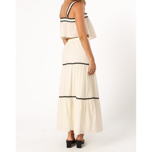 Robes pour femmes à la vente chaude, motif gracieux, tenue offrant une expérience de port facile et une impression esthétique raffinée, fournisseur indien - Product Image 5