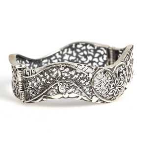 Heart Shaped Tibetan Silver Black Fashionable <b>Bangle</b> <b>Bracelet</b> for Women - Product Image 3